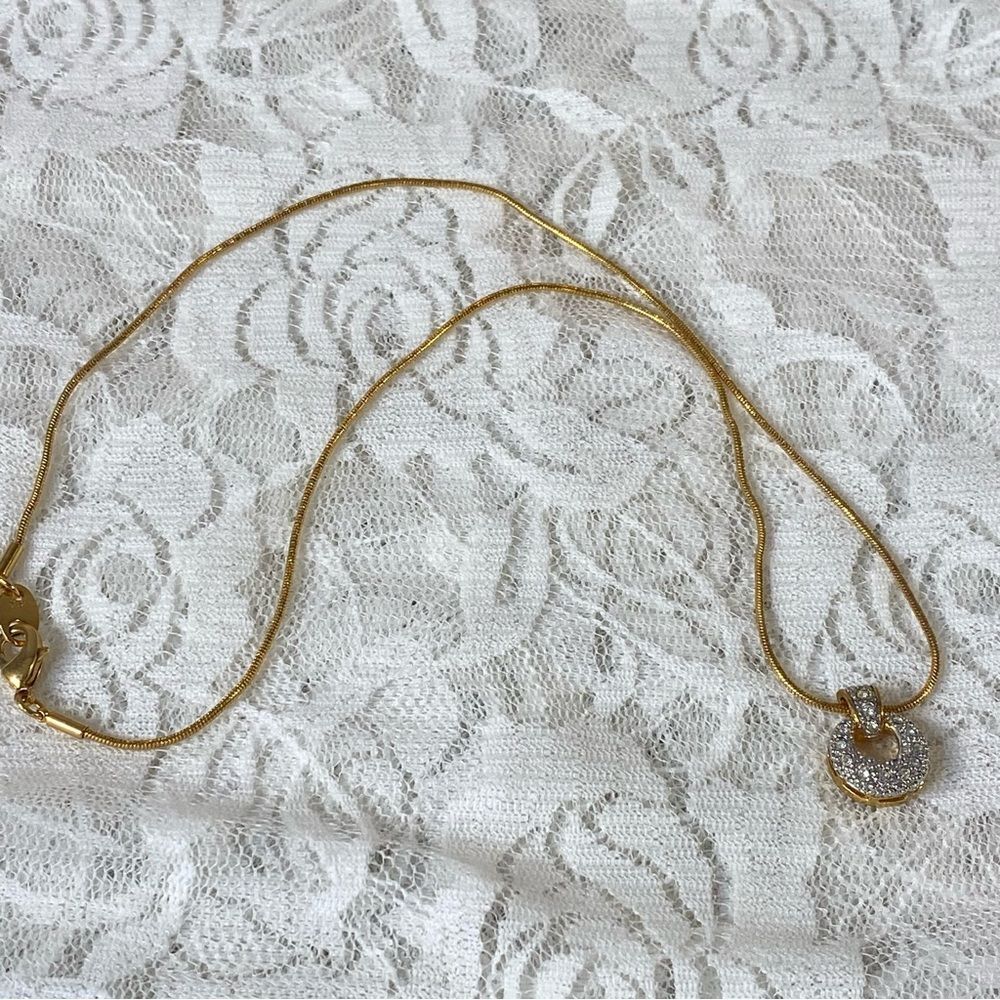 Avon Vintage Rope Style Necklace with Elegant Pendant Embedded Rhinestones - Picture 3 of 7